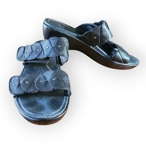 Dansko Dee Black Leather Scalloped Studded Wedge Slide Sandals Womens 39